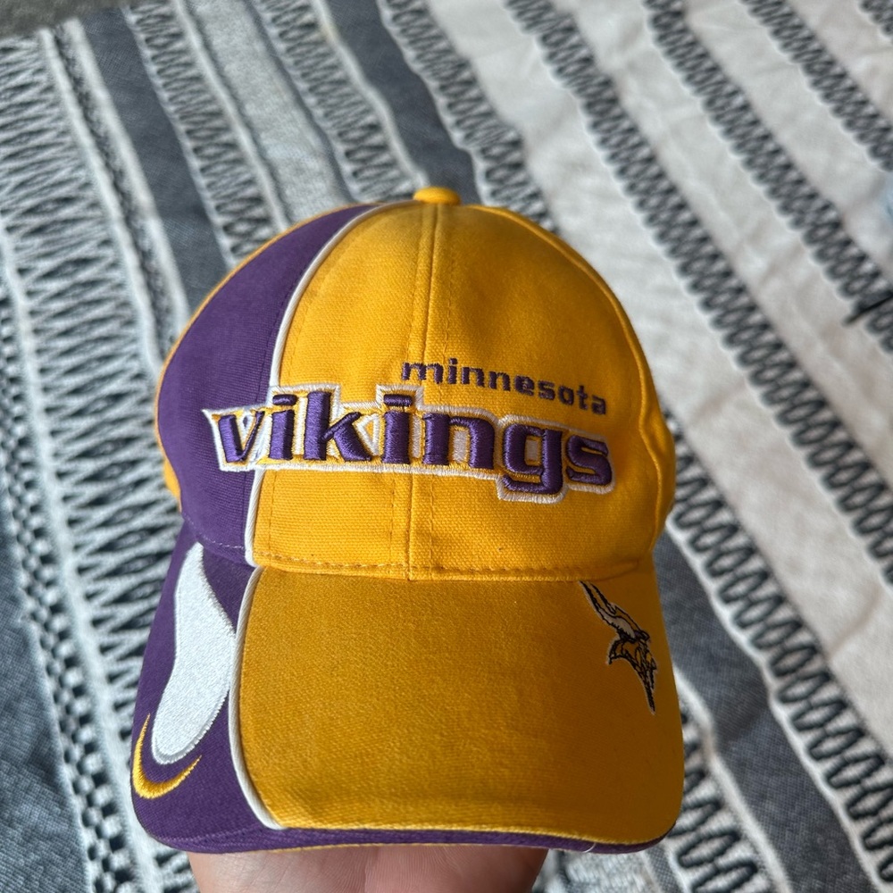 Minnesota Vikings NFL Pro Line Reebok Hat Adjustable Cap Vintage Purple / Gold